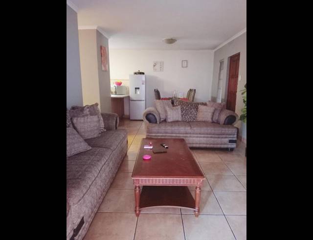 2 BEDROOM APARTMENT FOR SALE IN CASTLEVIEW